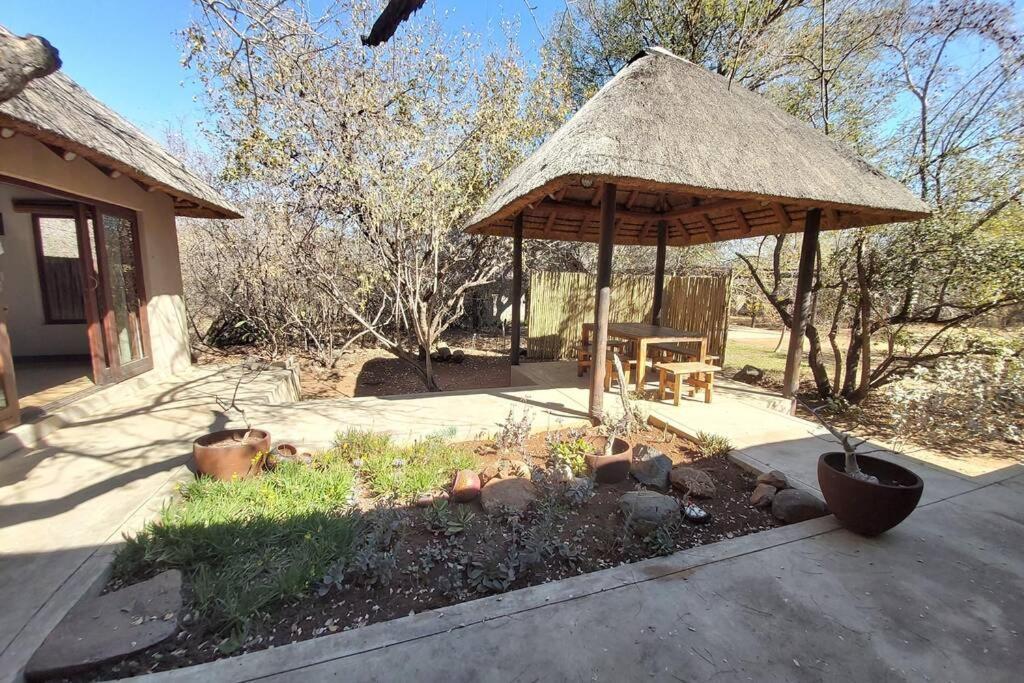 13 Raptors Lodge Hoedspruit Extérieur photo